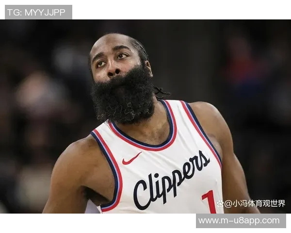 哈登半场表现低迷仅得1分却送出10次助攻展现团队精神